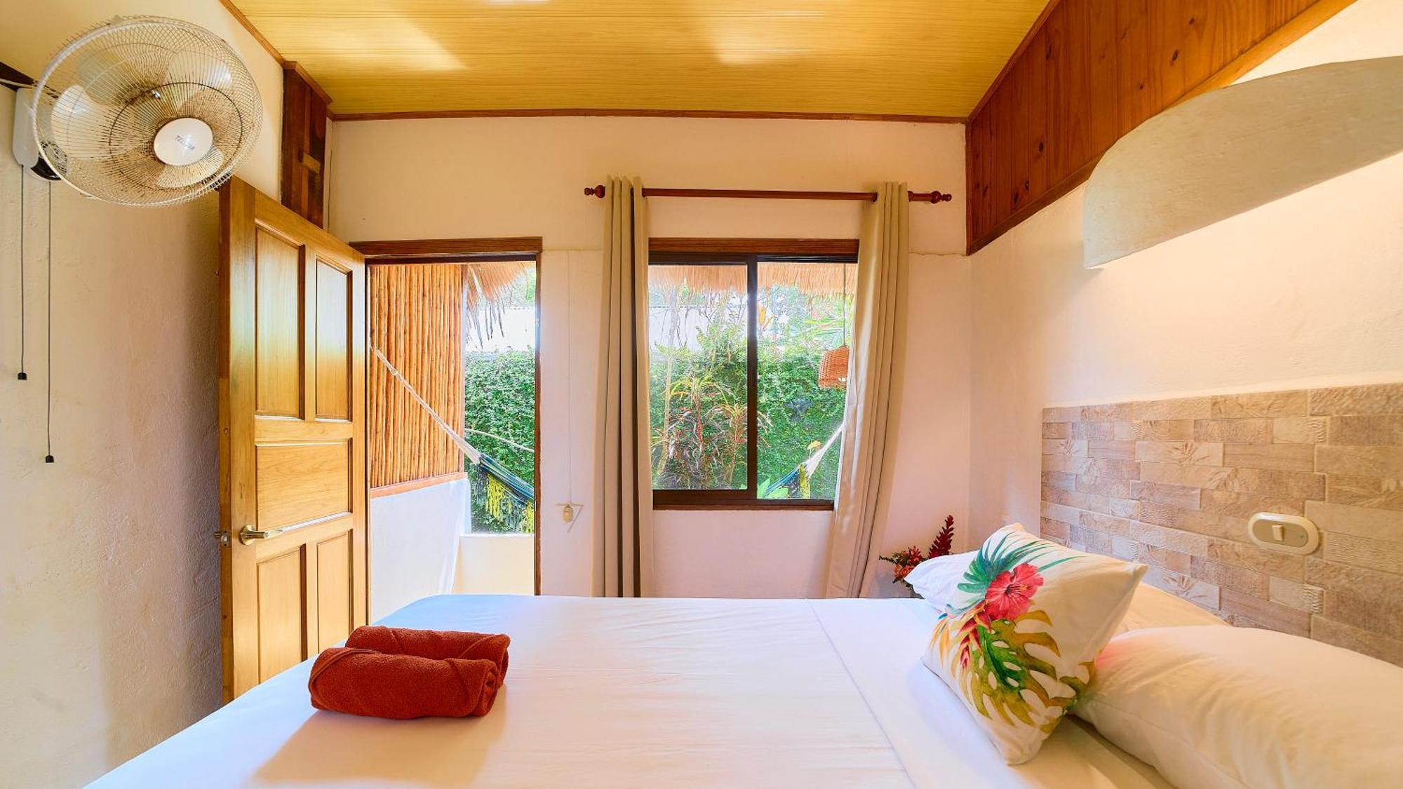 Cabinas Montesol Puerto Viejo de Talamanca ภายนอก รูปภาพ