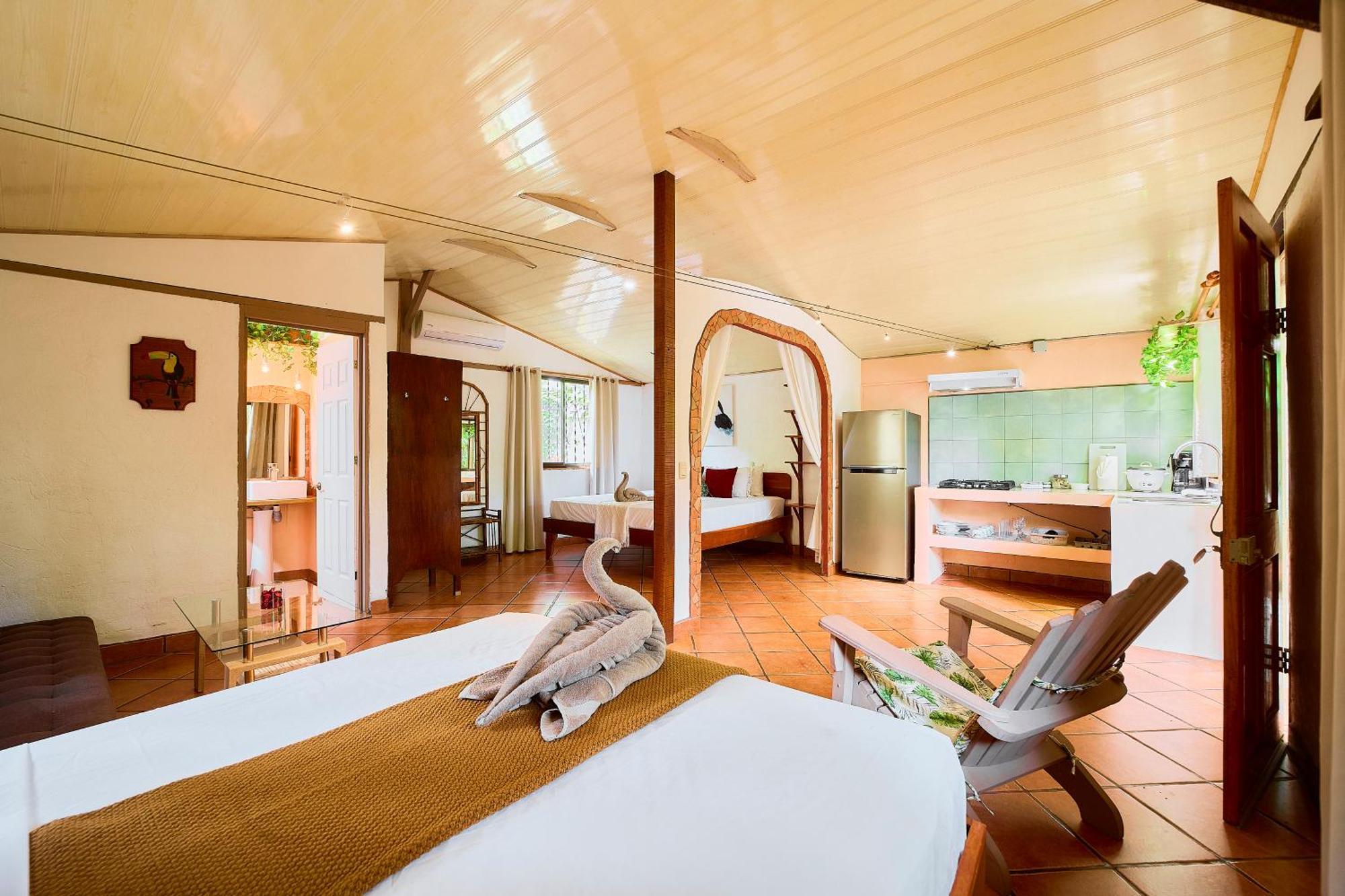 Cabinas Montesol Puerto Viejo de Talamanca ภายนอก รูปภาพ