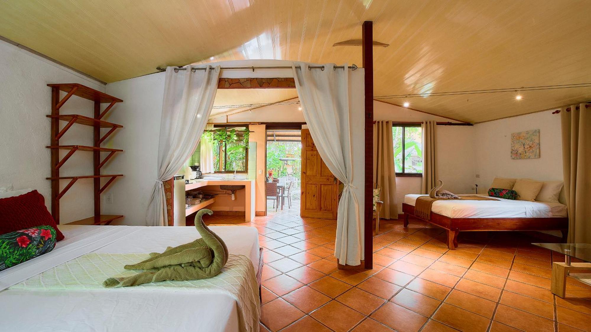 Cabinas Montesol Puerto Viejo de Talamanca ภายนอก รูปภาพ
