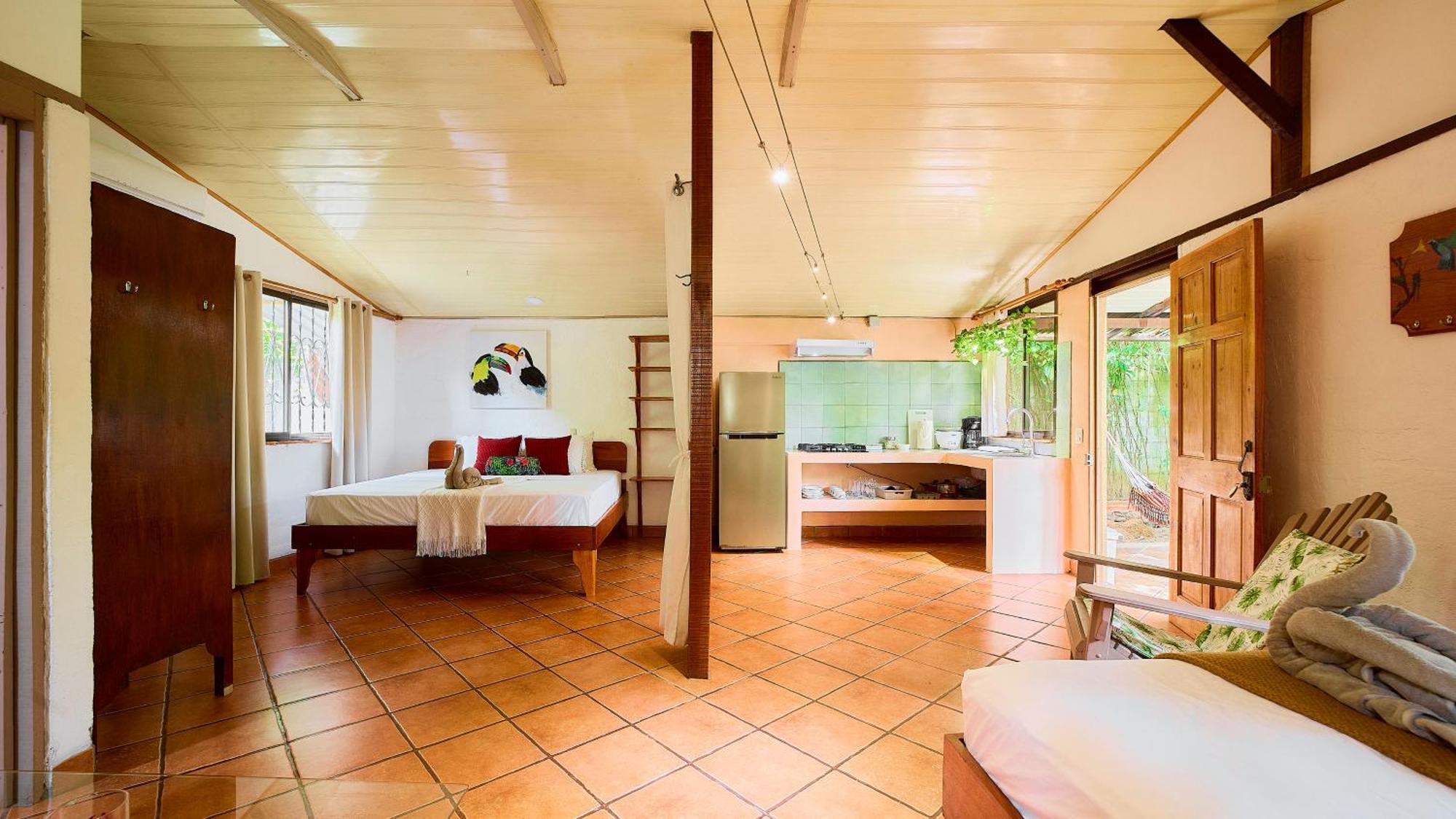 Cabinas Montesol Puerto Viejo de Talamanca ภายนอก รูปภาพ