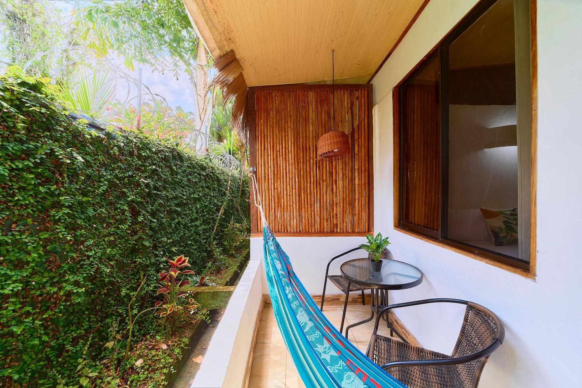 Cabinas Montesol Puerto Viejo de Talamanca ภายนอก รูปภาพ