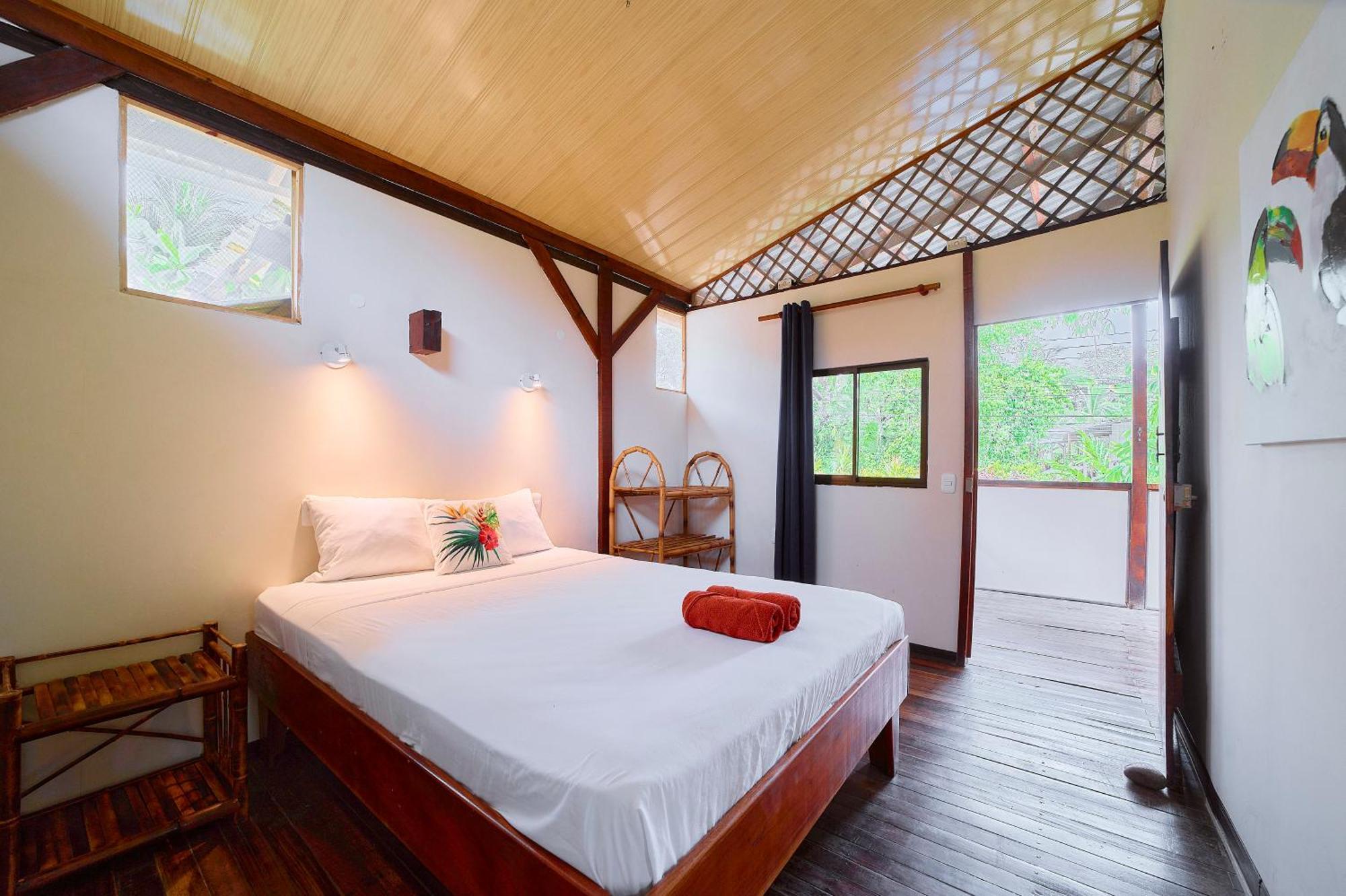 Cabinas Montesol Puerto Viejo de Talamanca ภายนอก รูปภาพ