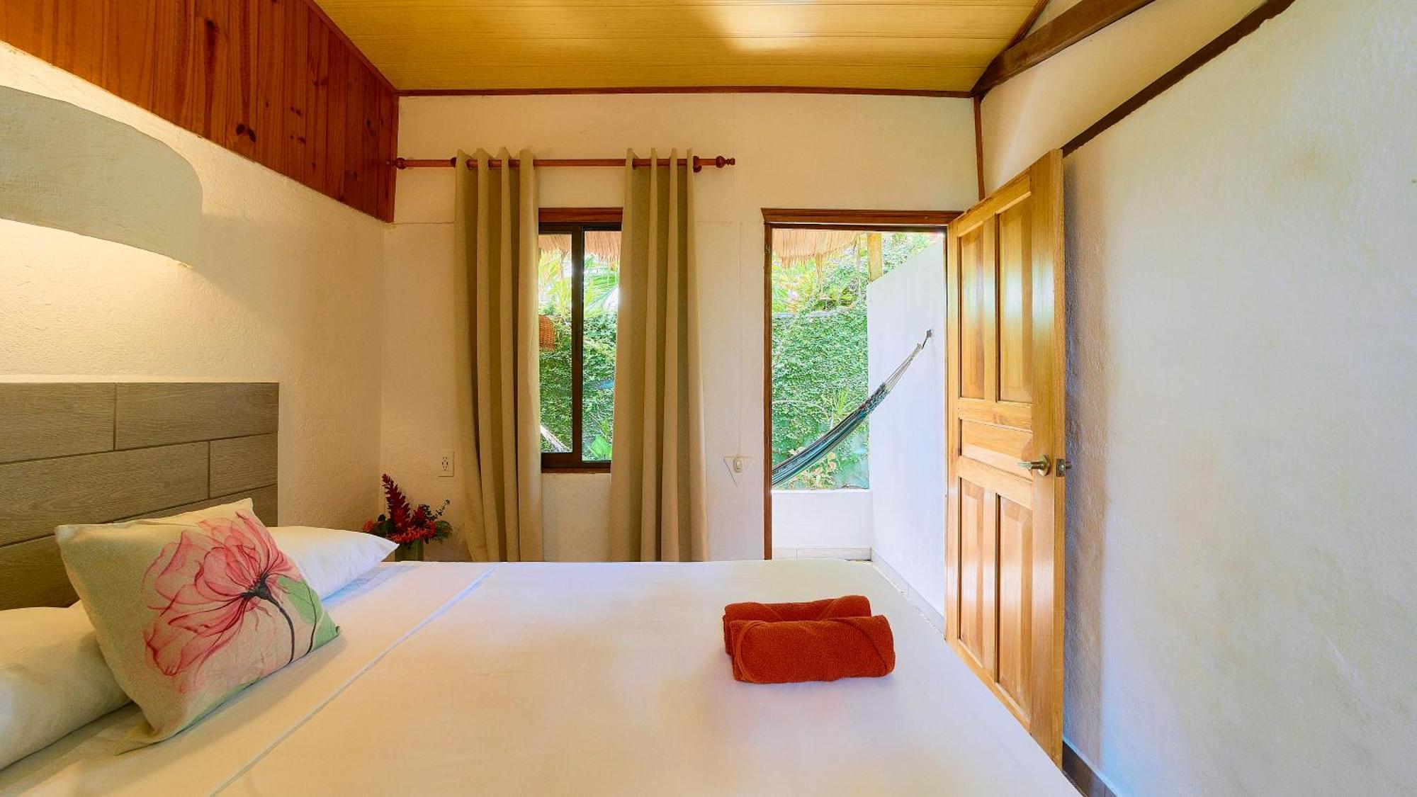 Cabinas Montesol Puerto Viejo de Talamanca ภายนอก รูปภาพ