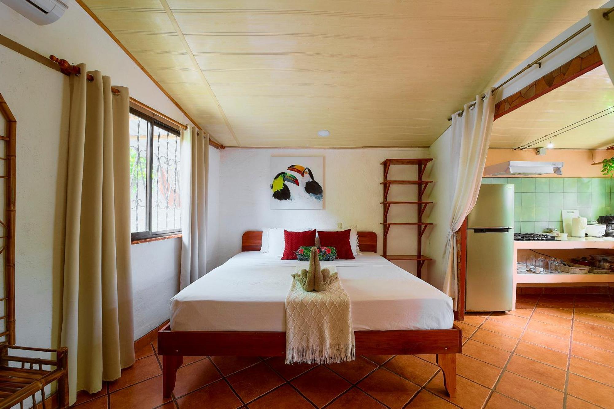 Cabinas Montesol Puerto Viejo de Talamanca ภายนอก รูปภาพ
