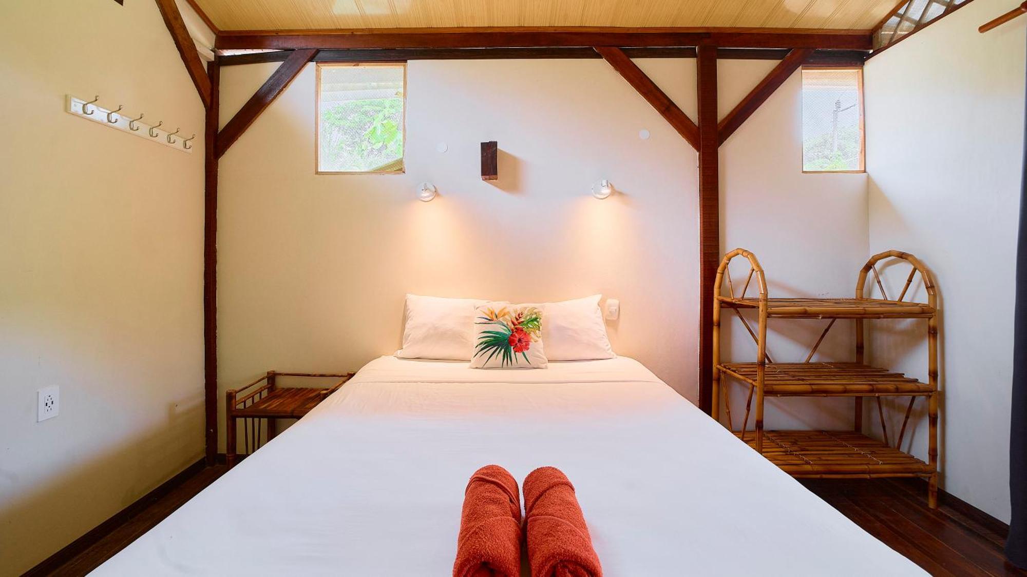 Cabinas Montesol Puerto Viejo de Talamanca ภายนอก รูปภาพ