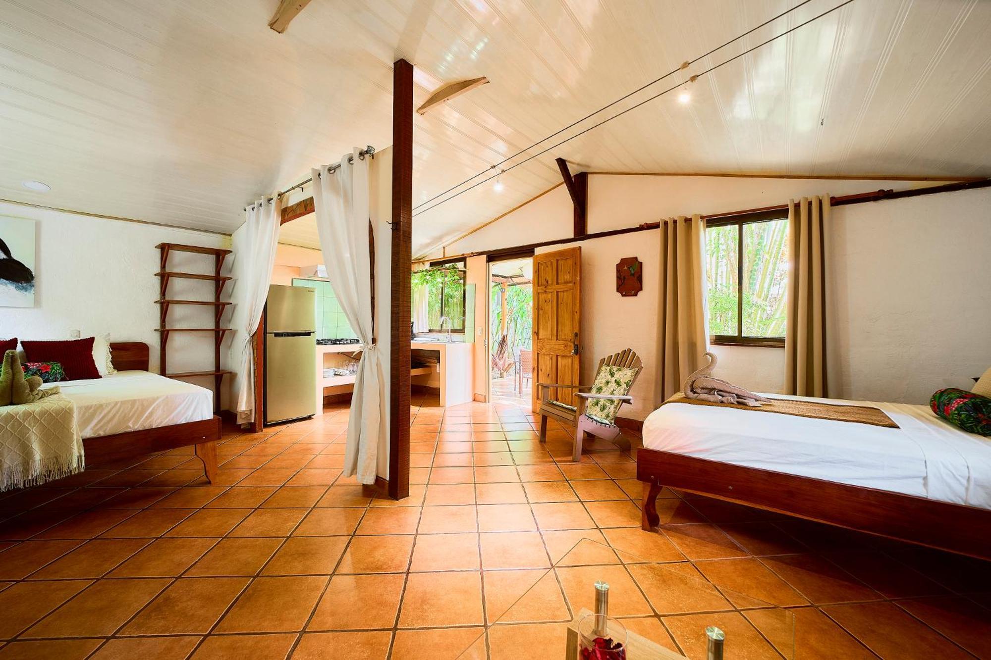 Cabinas Montesol Puerto Viejo de Talamanca ภายนอก รูปภาพ