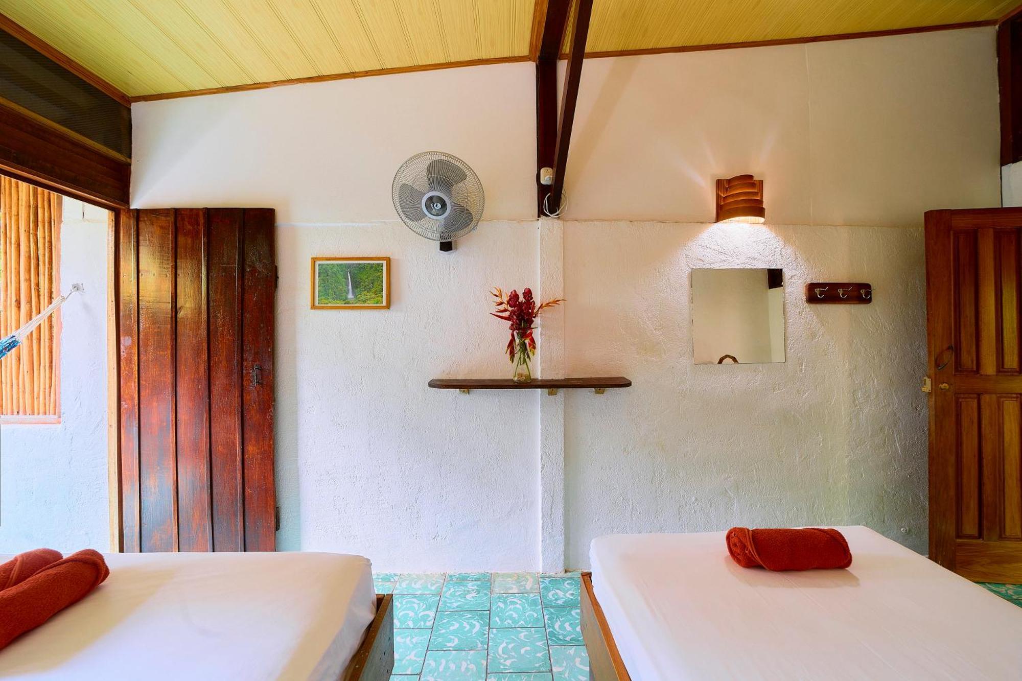 Cabinas Montesol Puerto Viejo de Talamanca ภายนอก รูปภาพ