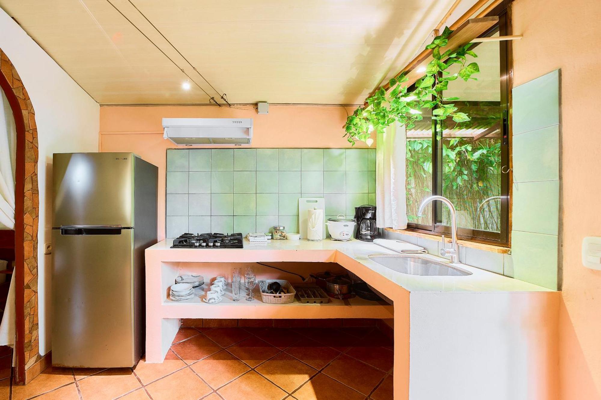 Cabinas Montesol Puerto Viejo de Talamanca ภายนอก รูปภาพ