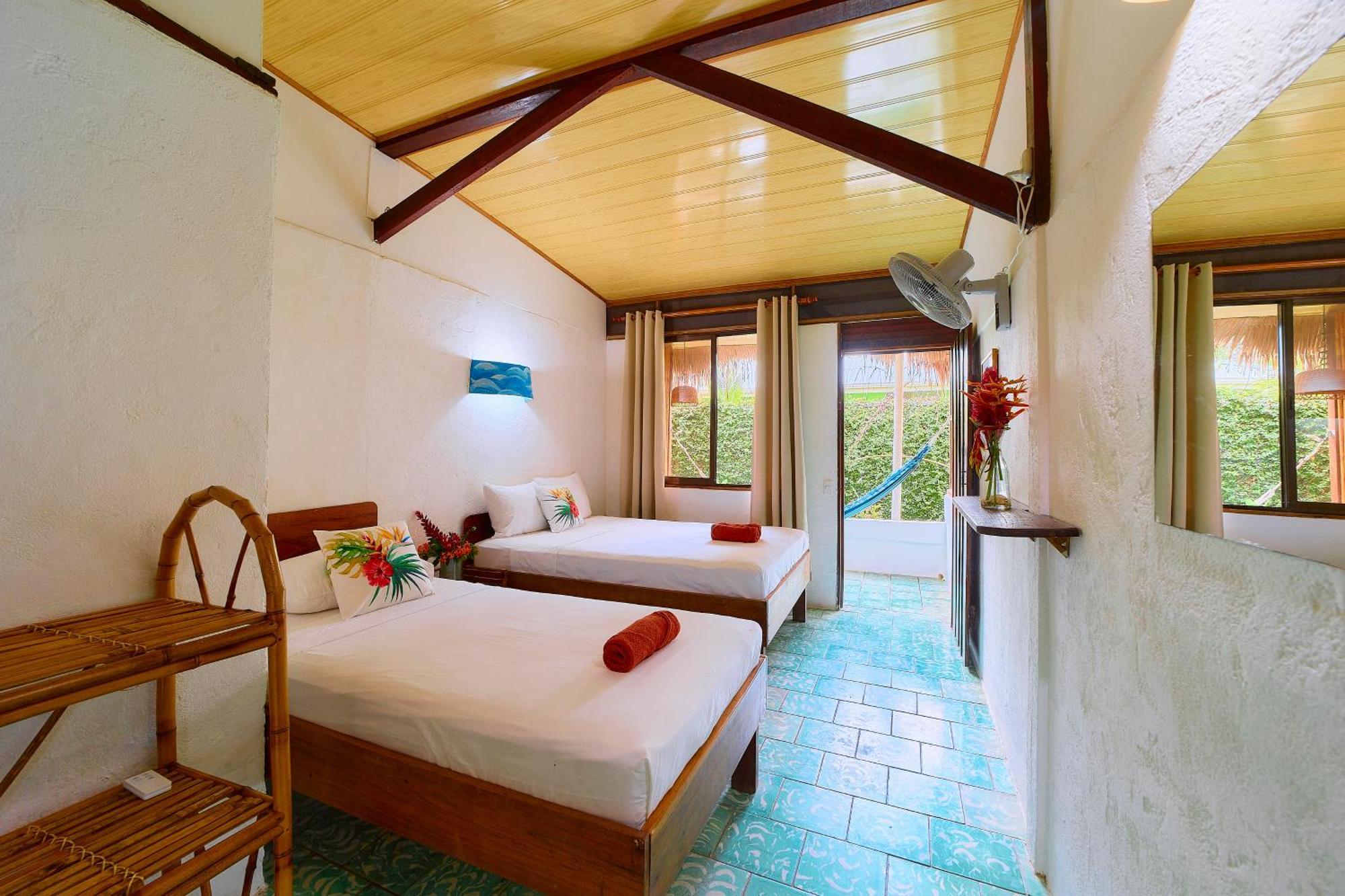 Cabinas Montesol Puerto Viejo de Talamanca ภายนอก รูปภาพ