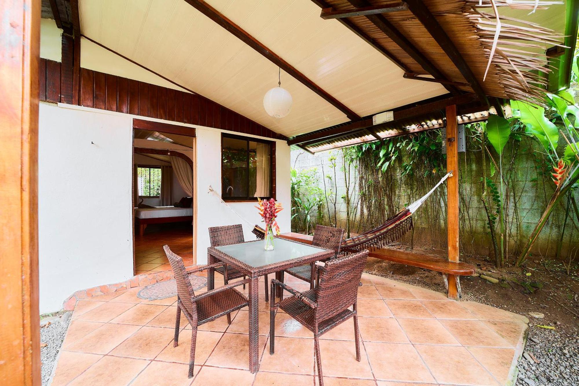 Cabinas Montesol Puerto Viejo de Talamanca ภายนอก รูปภาพ