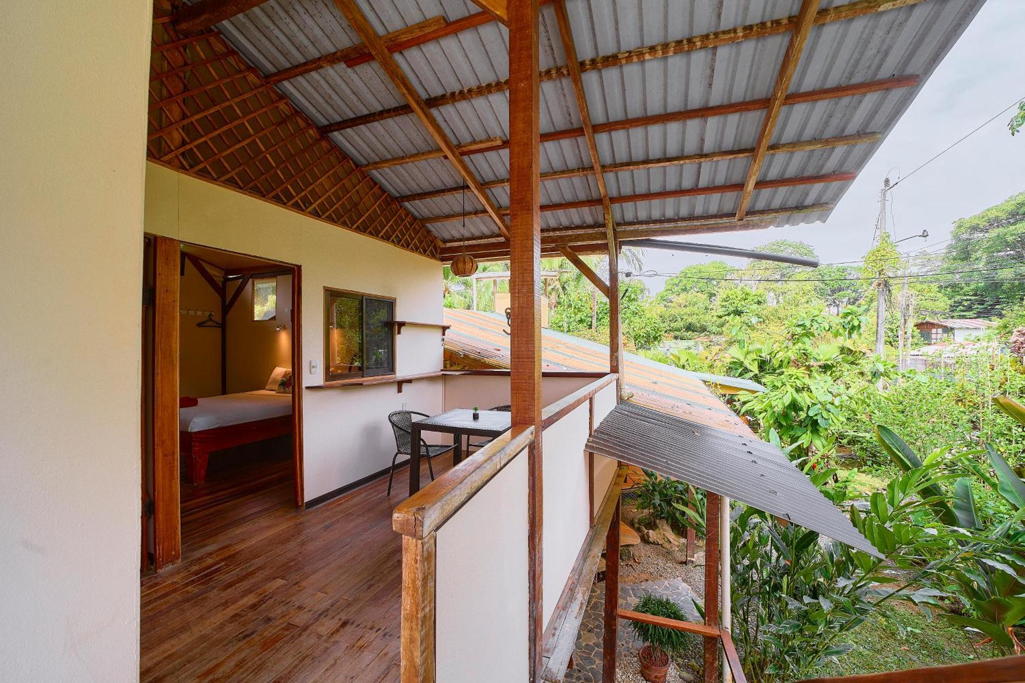 Cabinas Montesol Puerto Viejo de Talamanca ภายนอก รูปภาพ