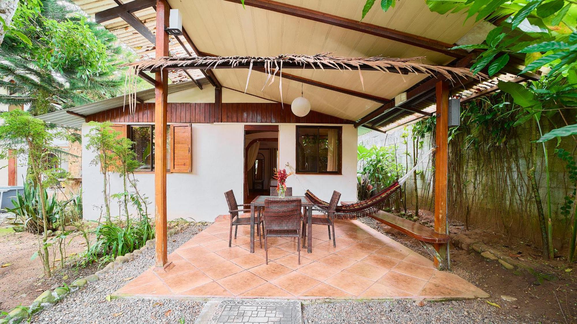 Cabinas Montesol Puerto Viejo de Talamanca ภายนอก รูปภาพ