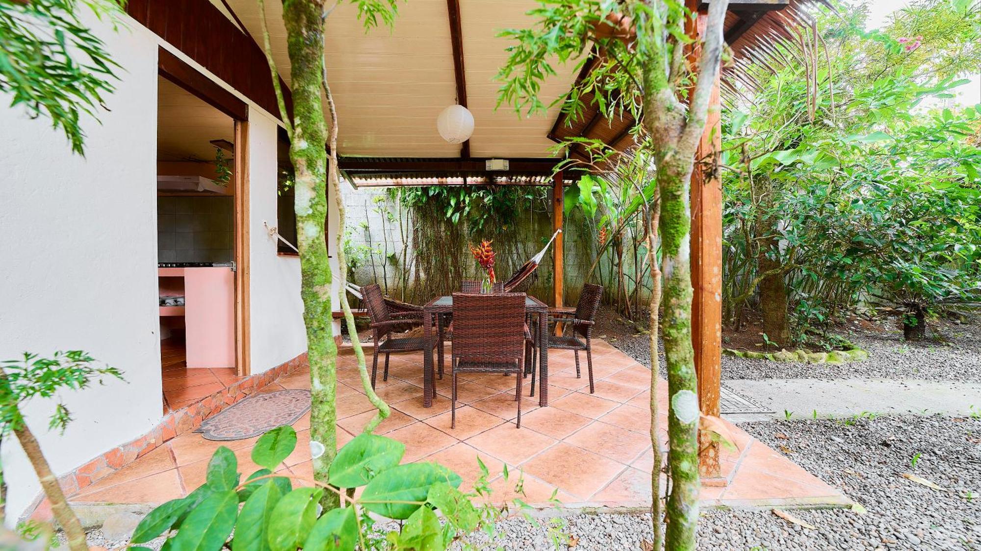 Cabinas Montesol Puerto Viejo de Talamanca ภายนอก รูปภาพ