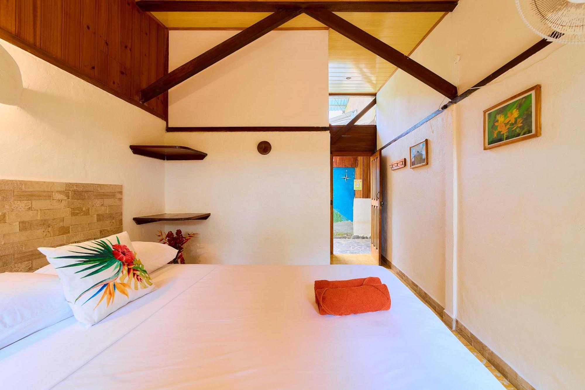 Cabinas Montesol Puerto Viejo de Talamanca ภายนอก รูปภาพ