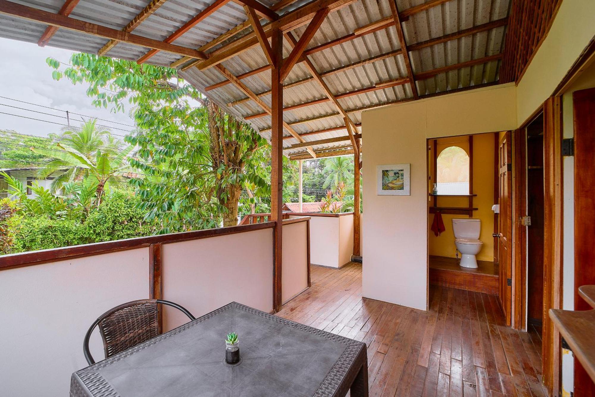 Cabinas Montesol Puerto Viejo de Talamanca ภายนอก รูปภาพ