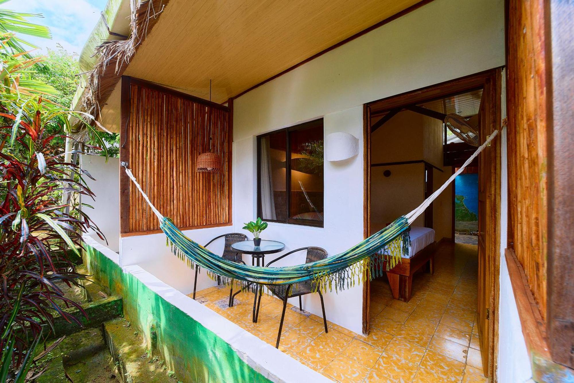 Cabinas Montesol Puerto Viejo de Talamanca ภายนอก รูปภาพ